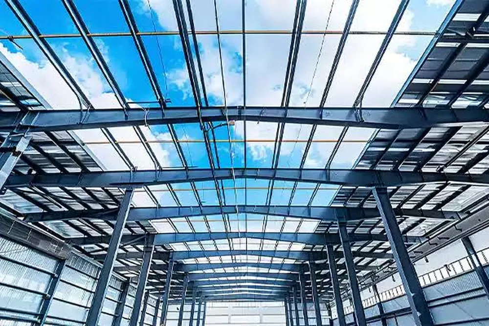Quy định nghiêm ngặt về PPE và thiết bị thi công